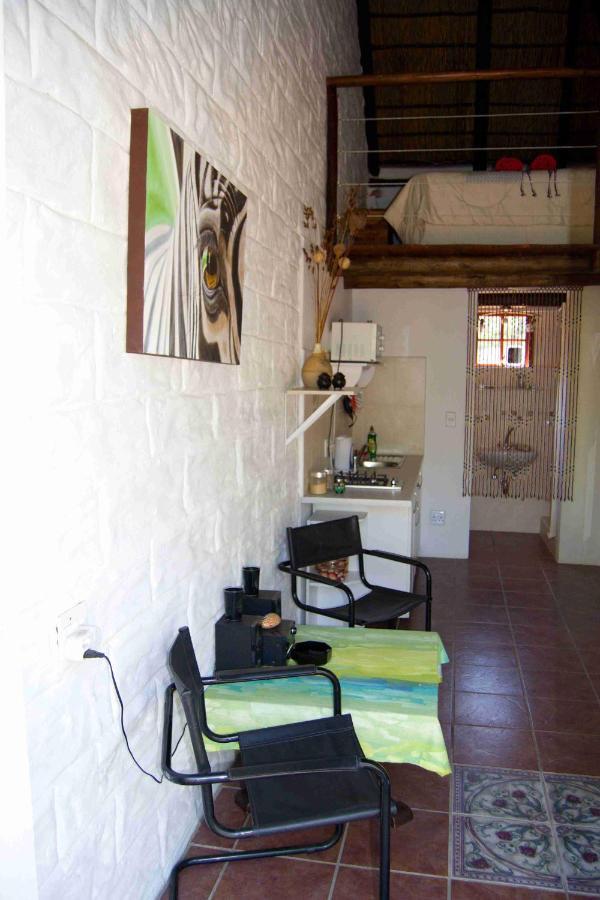 Suzie'S Loft - Nude - Suneden Family Naturist Resort بريتوريا المظهر الخارجي الصورة