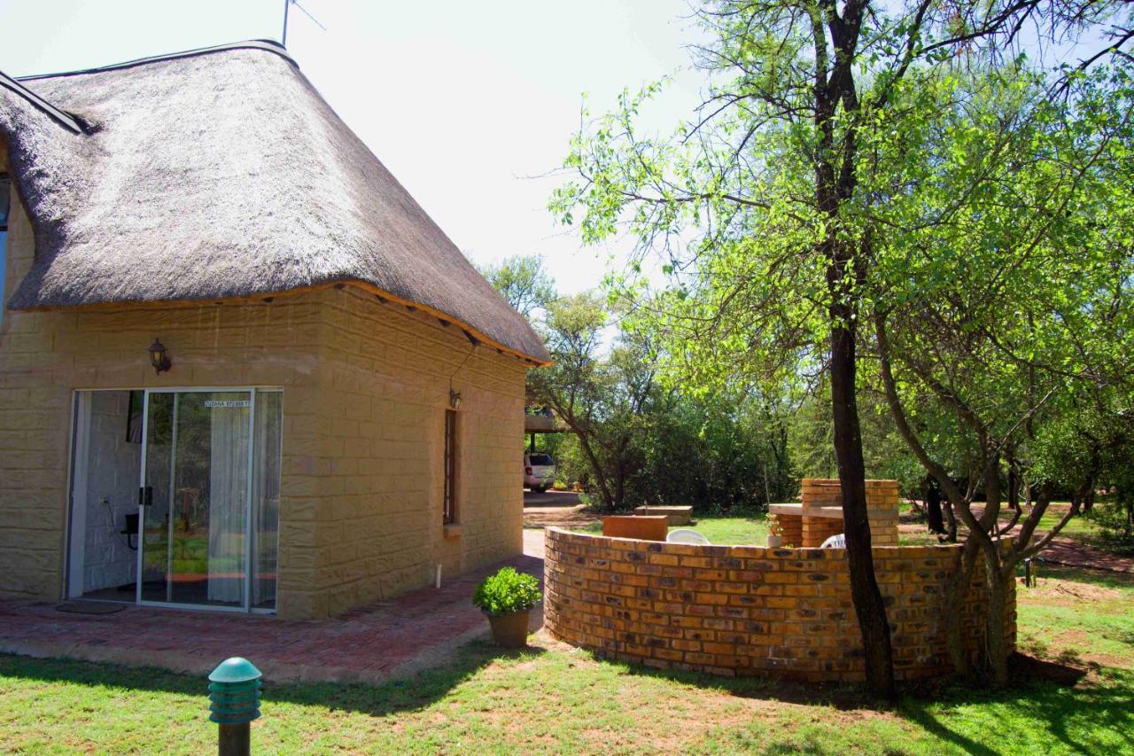 Suzie'S Loft - Nude - Suneden Family Naturist Resort بريتوريا المظهر الخارجي الصورة