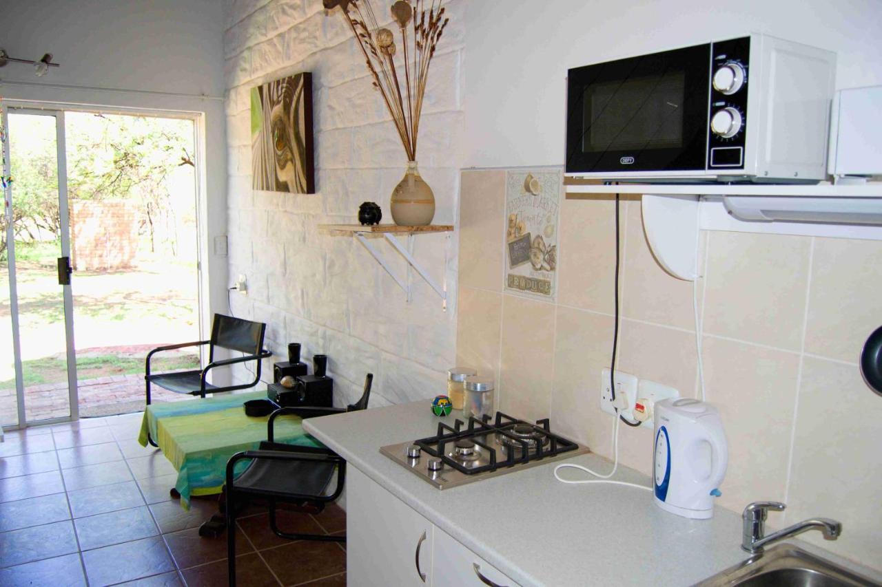Suzie'S Loft - Nude - Suneden Family Naturist Resort بريتوريا المظهر الخارجي الصورة