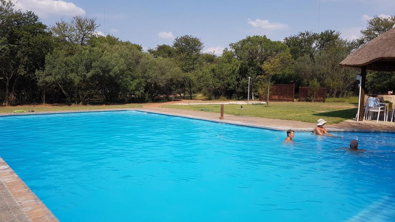 Suzie'S Loft - Nude - Suneden Family Naturist Resort بريتوريا المظهر الخارجي الصورة