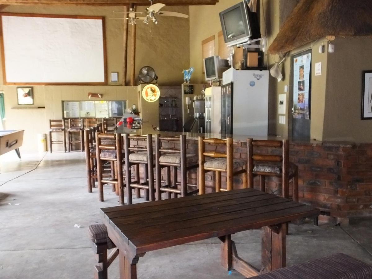 Suzie'S Loft - Nude - Suneden Family Naturist Resort بريتوريا المظهر الخارجي الصورة