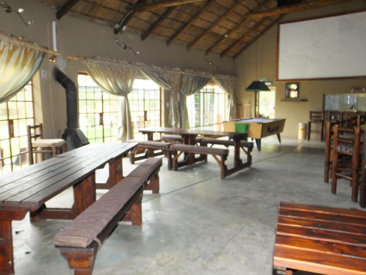Suzie'S Loft - Nude - Suneden Family Naturist Resort بريتوريا المظهر الخارجي الصورة