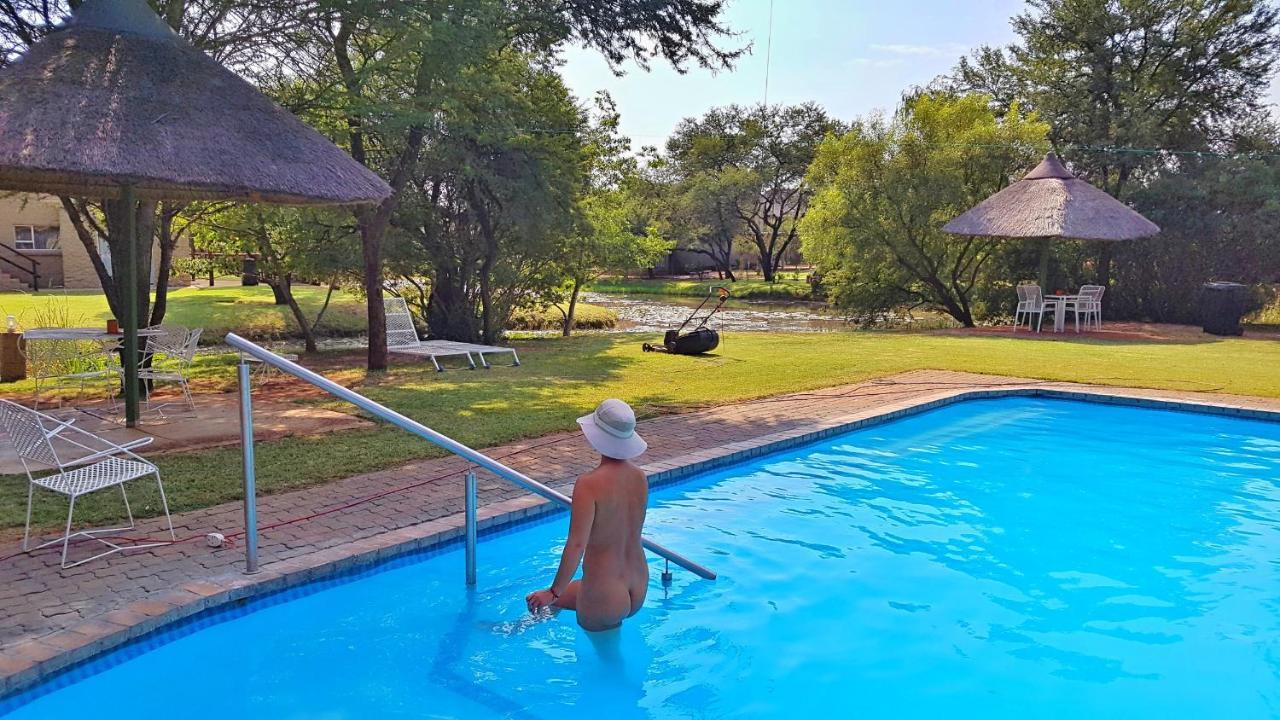Suzie'S Loft - Nude - Suneden Family Naturist Resort بريتوريا المظهر الخارجي الصورة